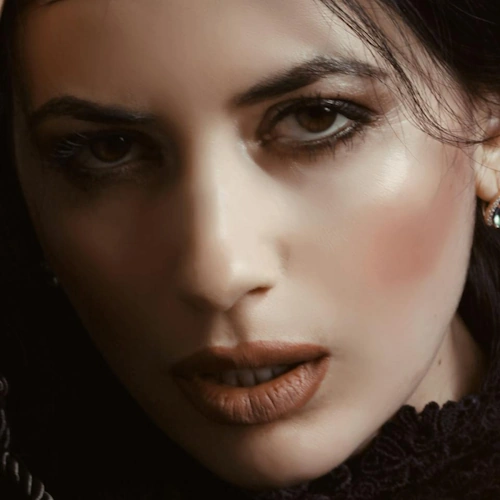 Dark feminine aesthetic guide