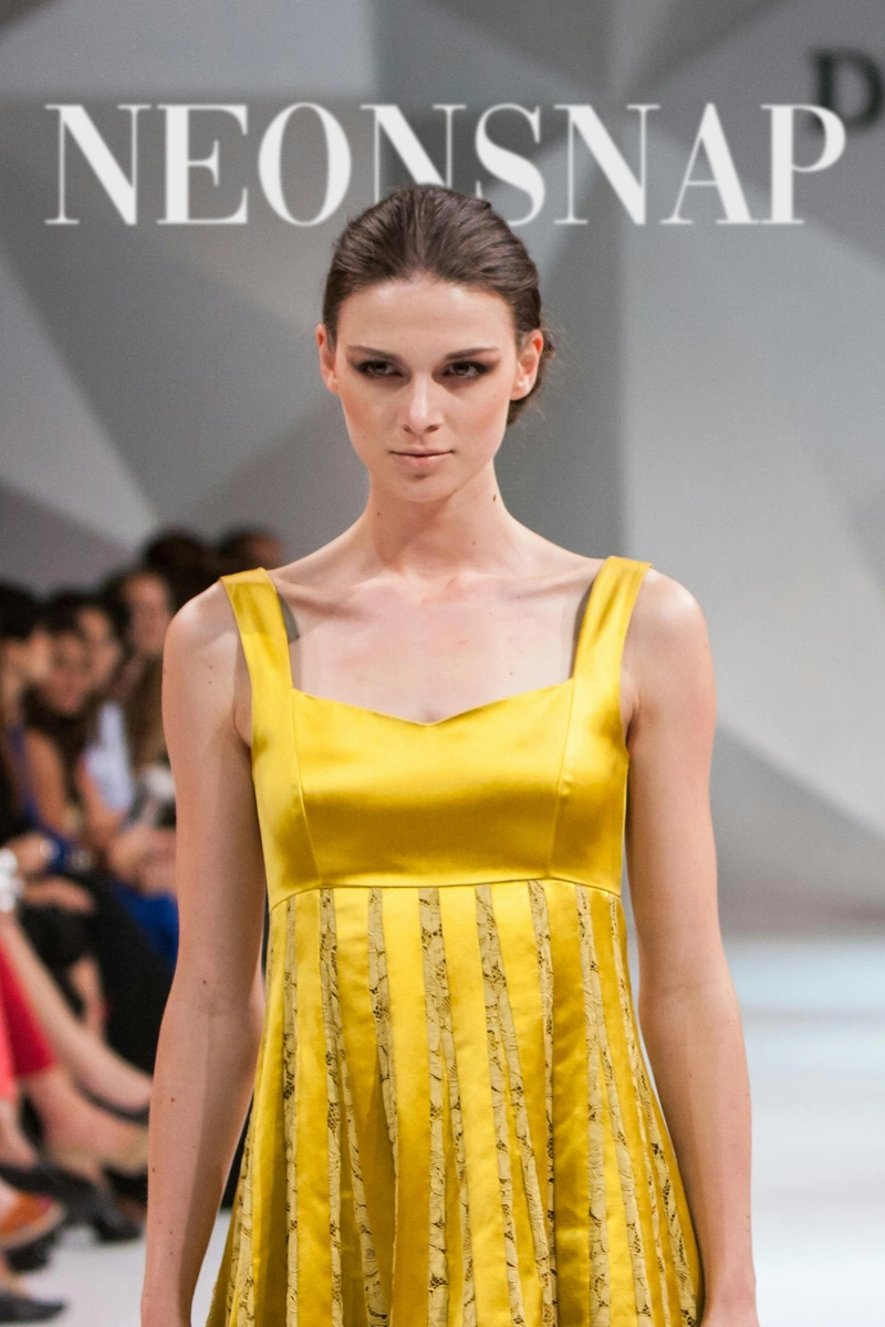 How to become a model, a realistic guide for beginners