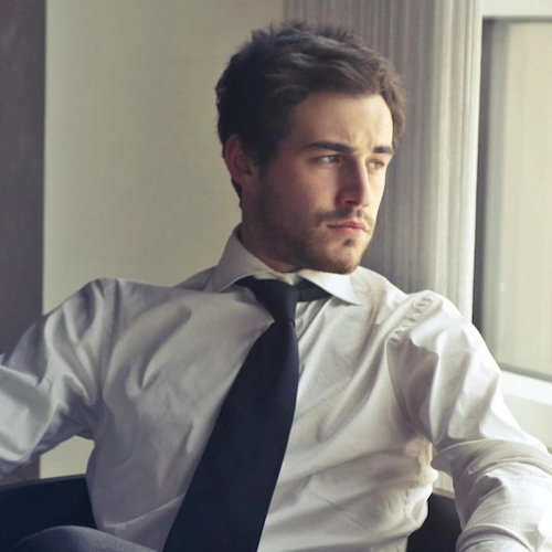 How to update your LinkedIn profile photo with AI