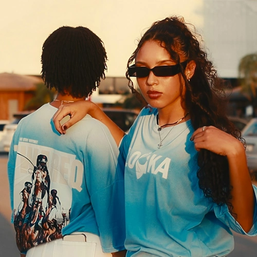 How to change outfit with AI