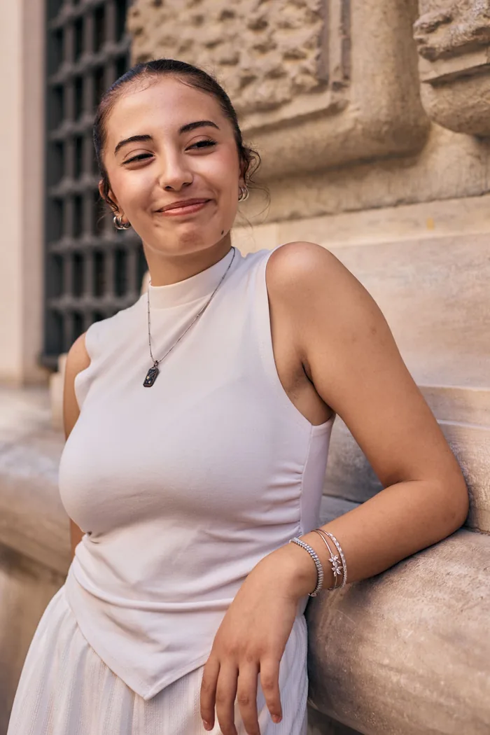Woman in a modern photo before the 1990s decade filter
