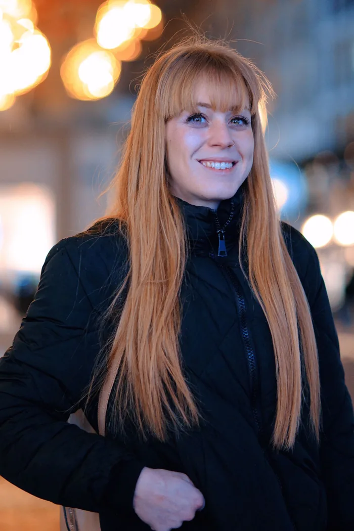 Woman in a modern photo before the Y2K decade filter